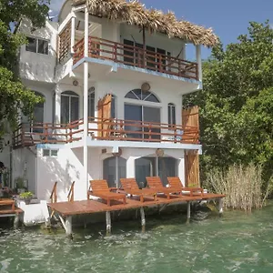 seven-blue-house-village-lodge.quintano-roohotels.com/